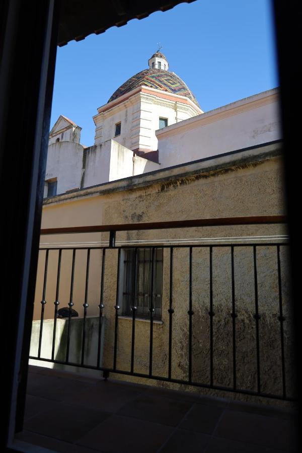 דירות אלגהרו Residencia Pais מראה חיצוני תמונה